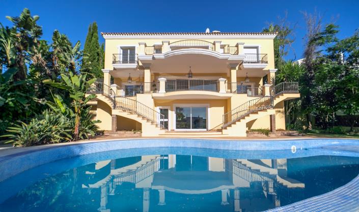 Image No.1-8 Bed Villa for sale