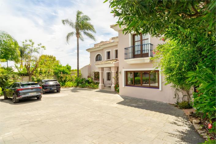 Image No.48-4 Bed Villa for sale