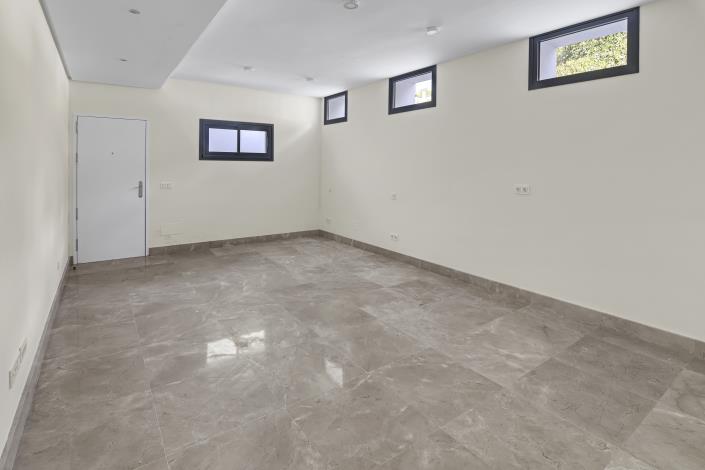 Image No.29-5 Bed Villa for sale