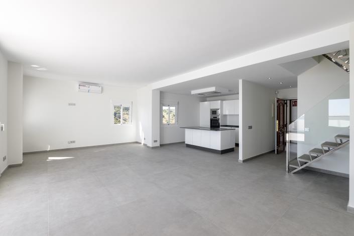 Image No.4-3 Bed Duplex for sale