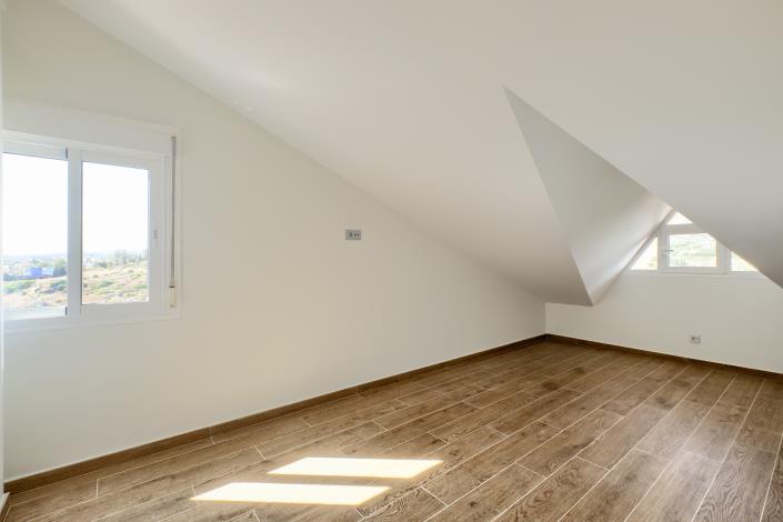 Image No.21-3 Bed Duplex for sale