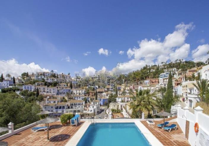 Image No.2-Maison de ville de 3 chambres à vendre à Benahavis