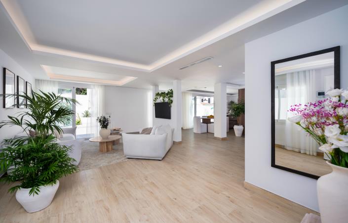 Image No.9-4 Bed Villa / Detached for sale