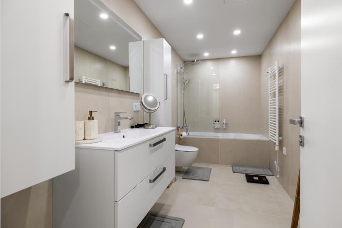 Image No.56-7 Bed Apartment for sale