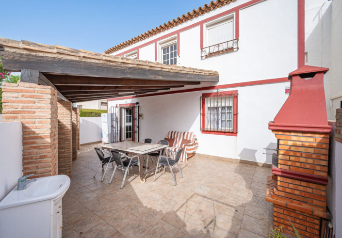 Image No.3-5 Bed Townhouse for sale