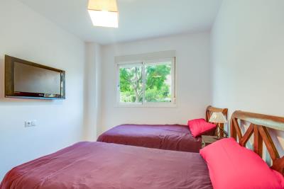 12-53013098fcab6c38b1379cd33298e050