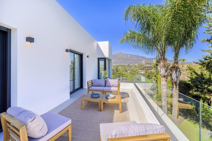 Image No.5-5 Bed Villa for sale