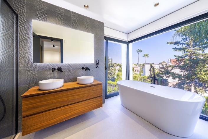 Image No.7-5 Bed Villa for sale