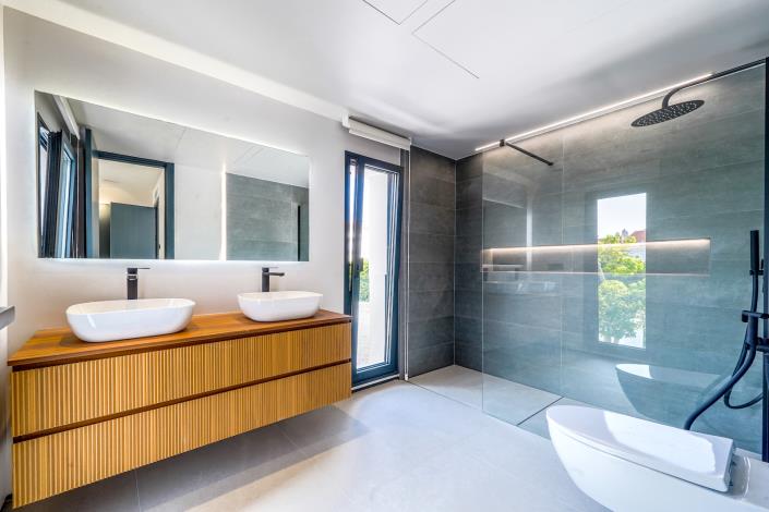 Image No.25-5 Bed Villa for sale