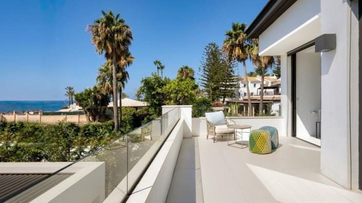 Image No.2-6 Bed Villa for sale