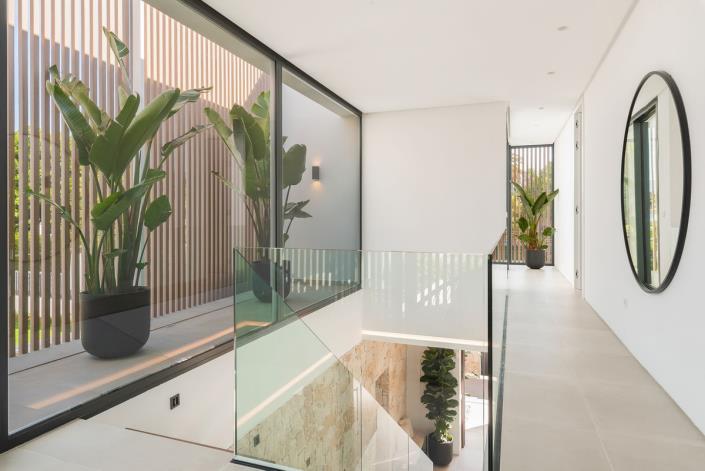 Image No.10-6 Bed Villa for sale