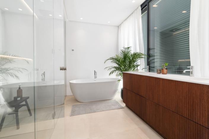 Image No.12-6 Bed Villa for sale