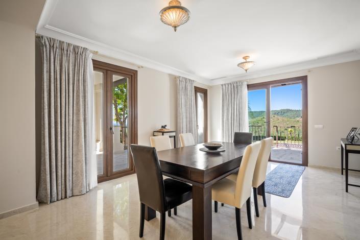 Image No.7-6 Bed Villa for sale