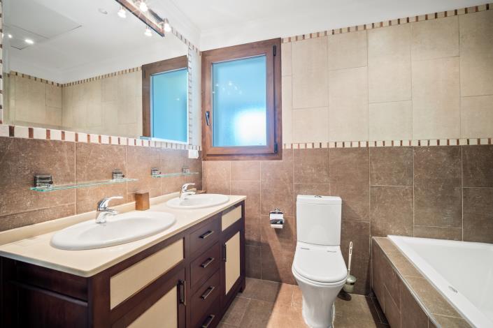 Image No.9-6 Bed Villa for sale