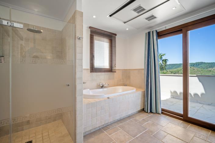 Image No.16-6 Bed Villa for sale