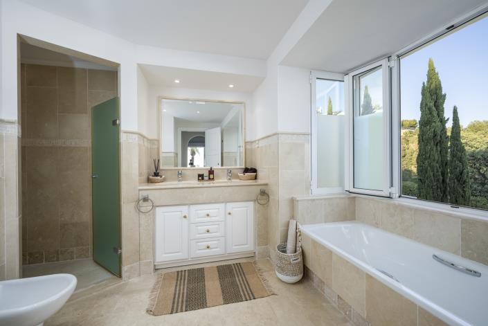 Image No.37-6 Bed Villa for sale