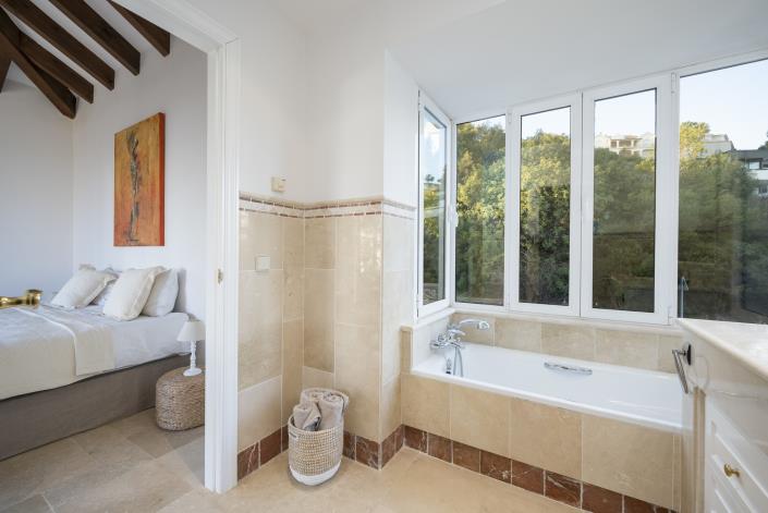 Image No.39-6 Bed Villa for sale