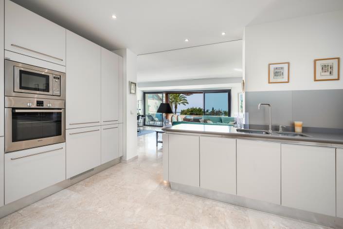 Image No.17-3 Bed Apartment for sale