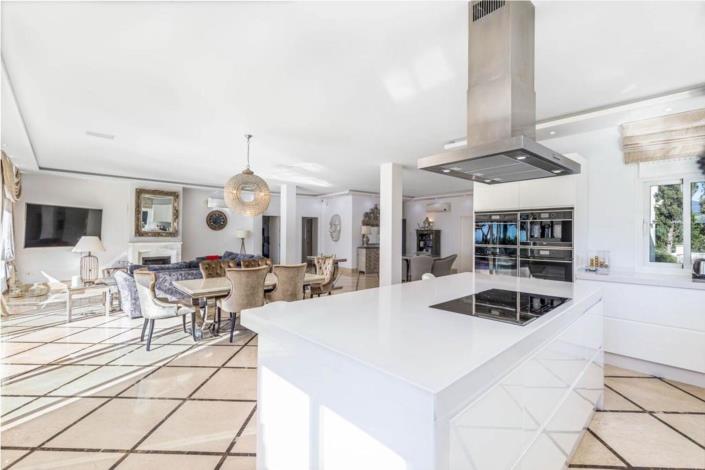 Image No.8-4 Bed Villa for sale