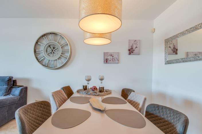 Image No.20-2 Bed Apartment for sale