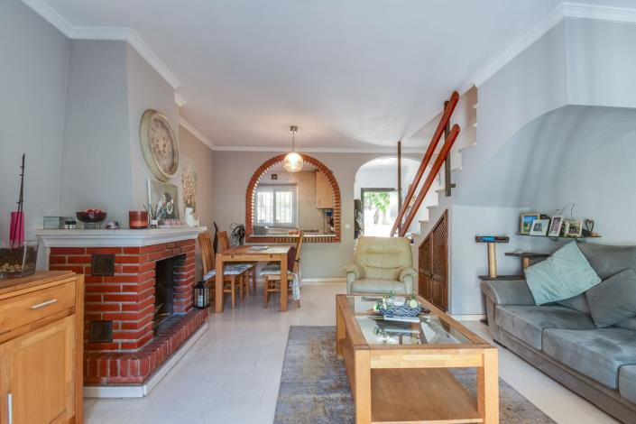 Image No.18-2 Bed Townhouse for sale