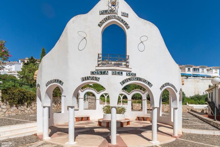 Image No.23-2 Bed Townhouse for sale