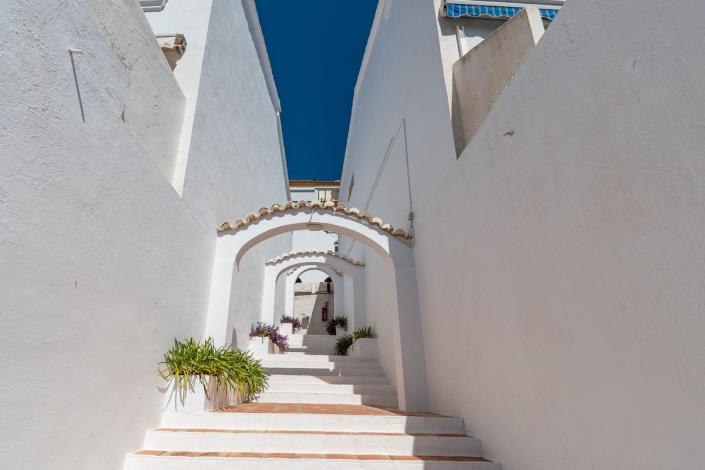 Image No.6-2 Bed Townhouse for sale