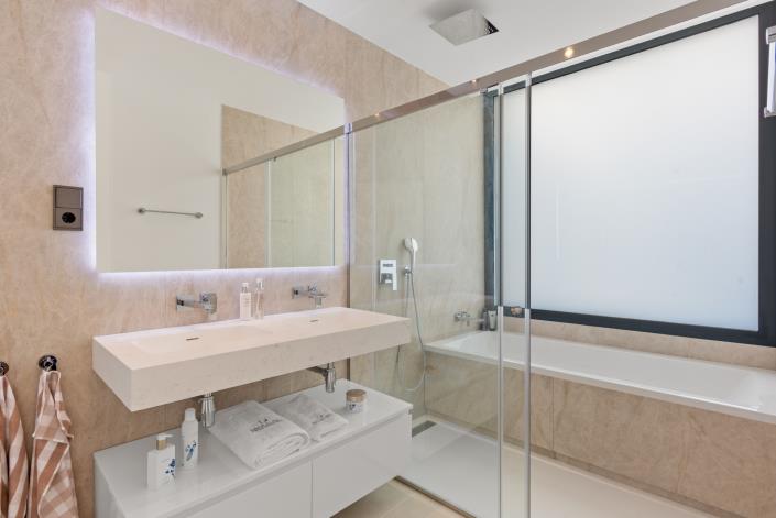 Image No.12-Jumelé de 5 chambres à vendre à Puerto Banus