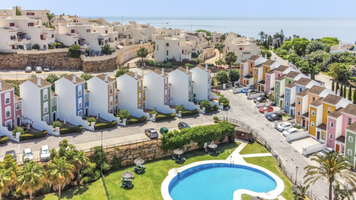 Image No.6-3 Bed Townhouse for sale