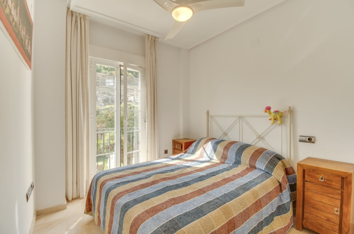 Image No.11-3 Bed Townhouse for sale