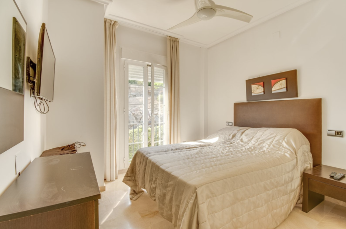 Image No.13-3 Bed Townhouse for sale