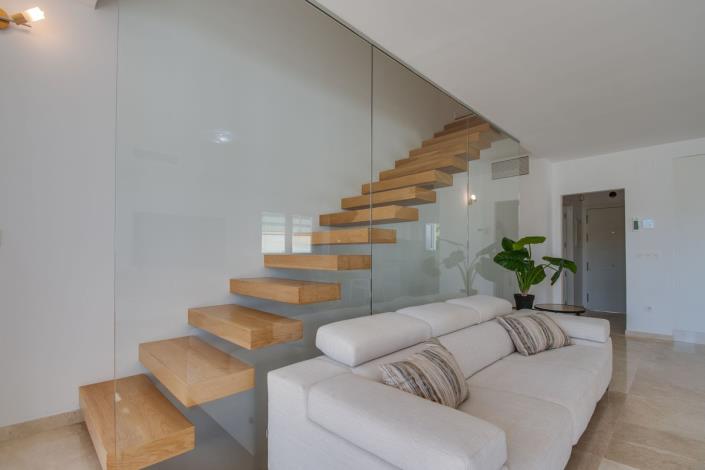 Image No.12-4 Bed Townhouse for sale