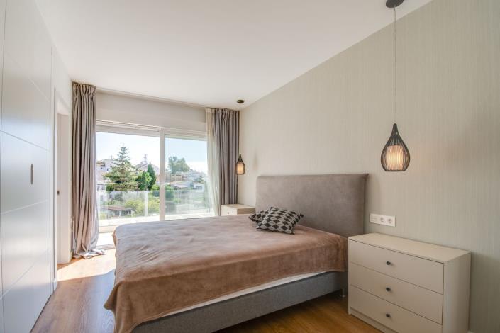 Image No.16-4 Bed Townhouse for sale