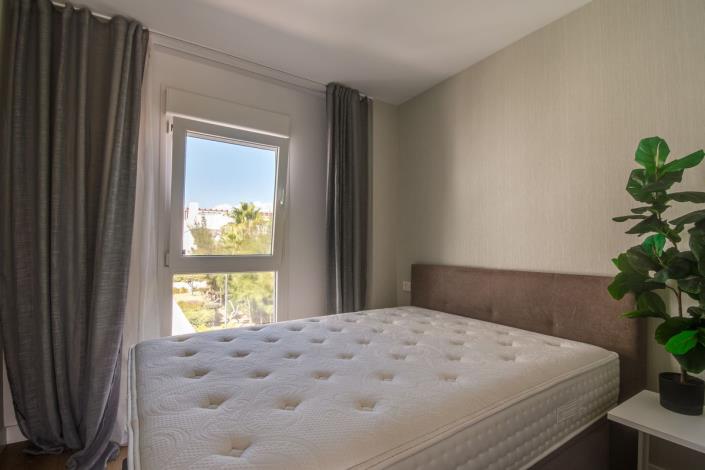 Image No.18-4 Bed Townhouse for sale