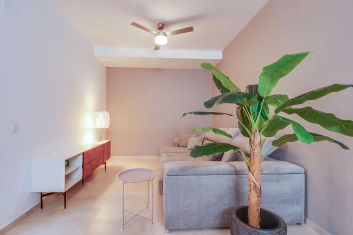 Image No.22-4 Bed Townhouse for sale