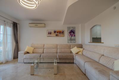 11-20939a0134ad724a8cb2a801094d15a4