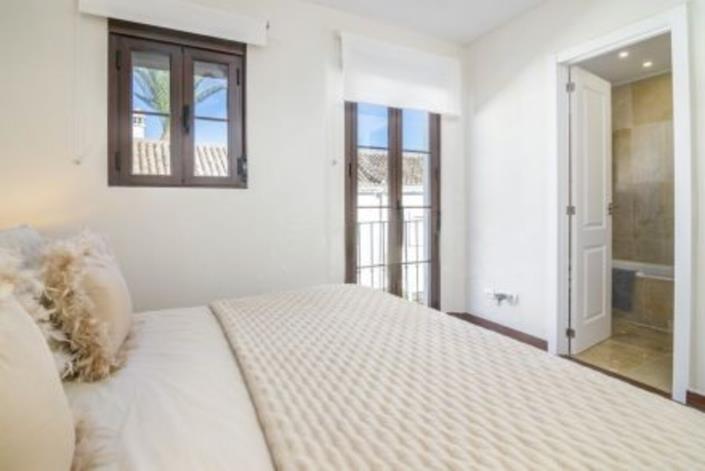 Image No.4-2 Bed Townhouse for sale