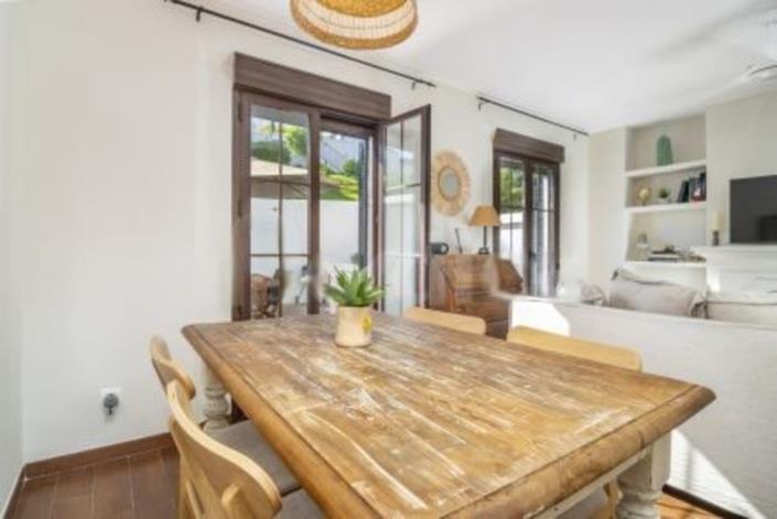 Image No.5-2 Bed Townhouse for sale