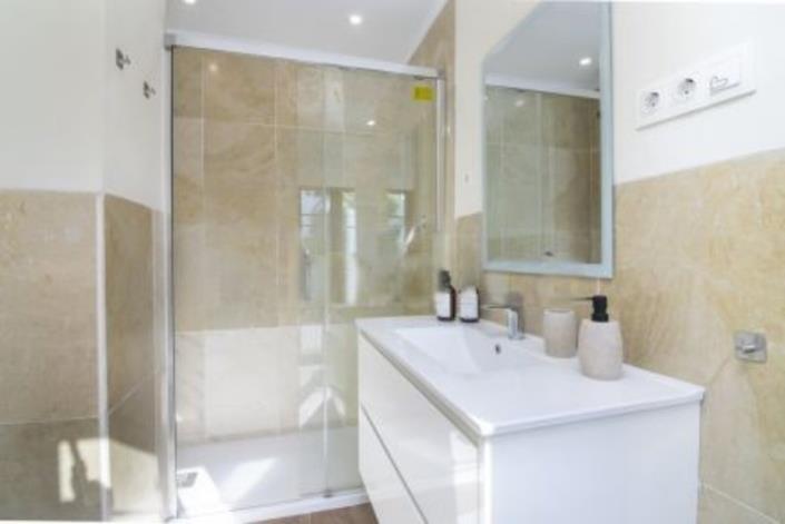 Image No.7-2 Bed Townhouse for sale