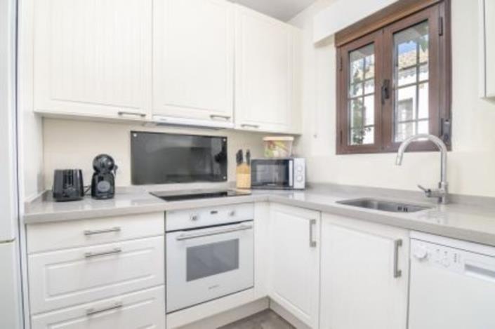 Image No.10-2 Bed Townhouse for sale