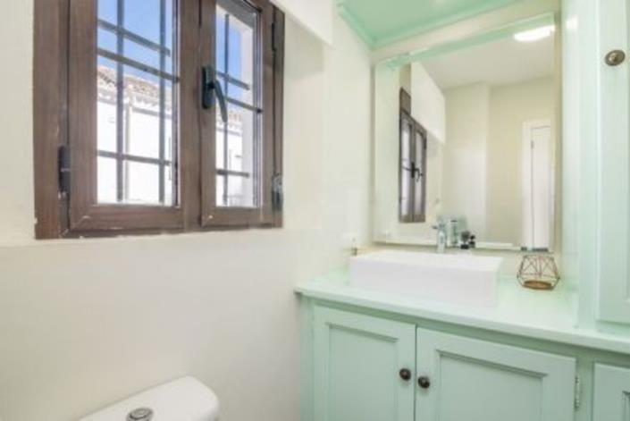 Image No.11-2 Bed Townhouse for sale