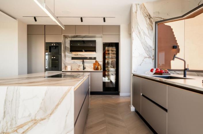 Image No.37-4 Bed Apartment for sale