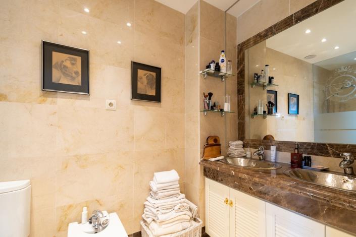 Image No.21-Maison de ville de 2 chambres à vendre à Estepona