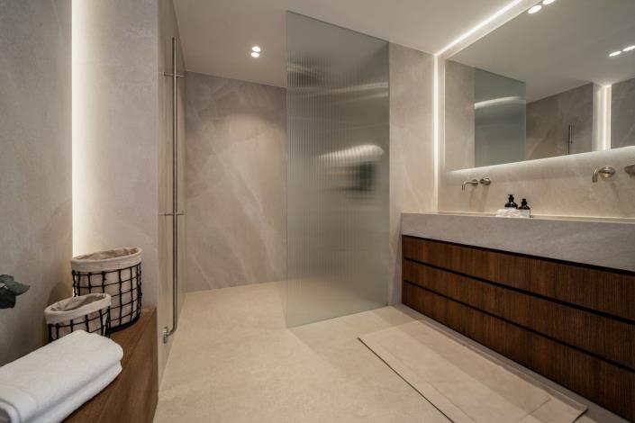 Image No.10-4 Bed Townhouse for sale