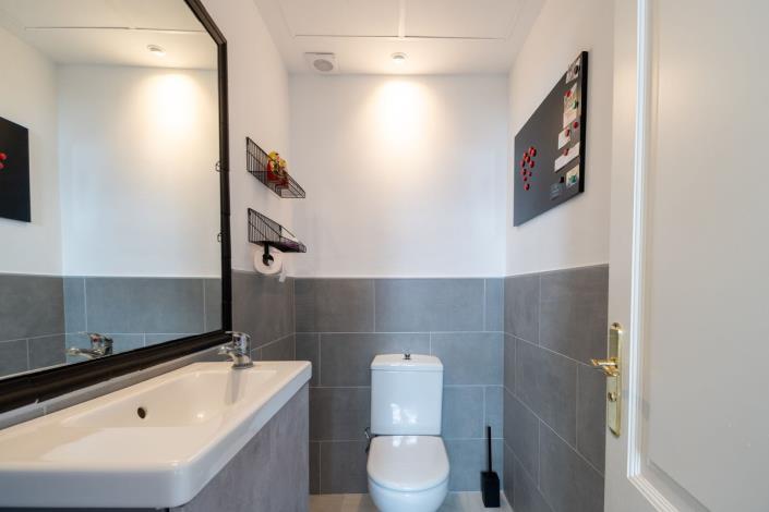 Image No.20-3 Bed Townhouse for sale