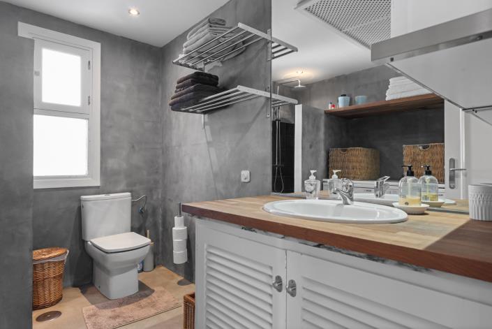 Image No.17-3 Bed Townhouse for sale