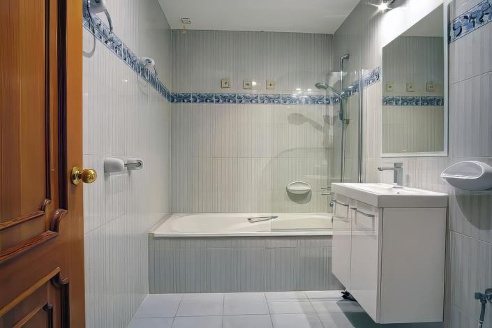 Image No.20-2 Bed Apartment for sale