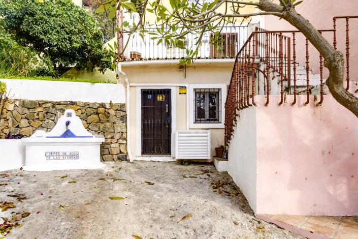 Image No.12-3 Bed Townhouse for sale