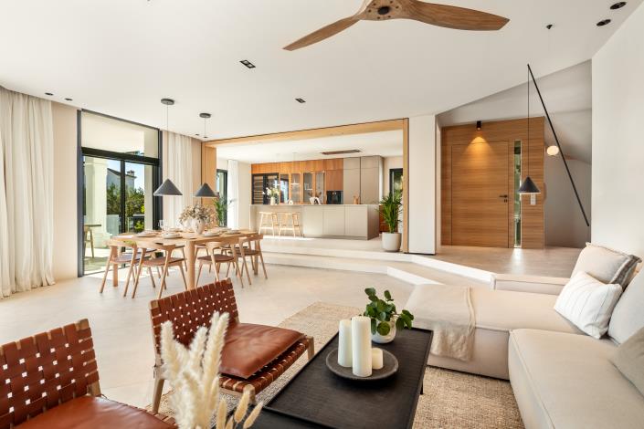 Image No.10-6 Bed Villa for sale