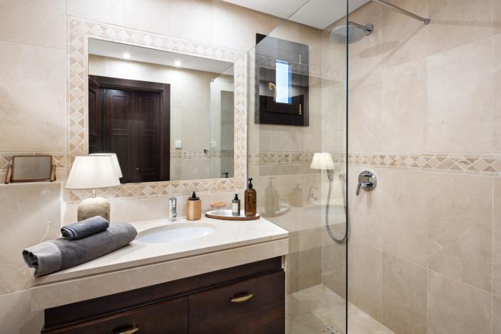 Image No.19-7 Bed Villa for sale